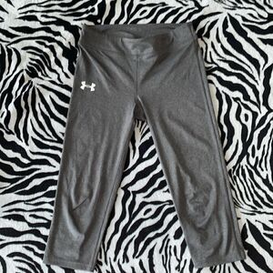 Under armour grey Capris yoga pants workout fitness leggings exercise heat gear